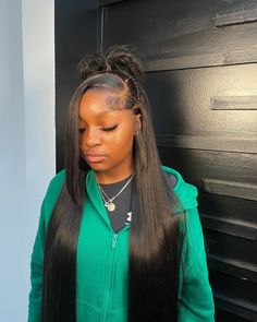 This is teaaa😍Love the amazing work from stylist @d.stitchedd🤩   Follow @bombtress_hair for more hair ideas💕  Pick a bomb wig and get this inspired look🤗  . . . . . . . . . . . #explore #butterflybraids #hairtrends #bussdown #lacefrontwig #edgeslaid #straighthairwigs #straightwig #wigunits #wiginstall #lacewigs #lacefrontalwig #issawig #wigstore #wigsale #wigsforsale #affordablewigs #gluelesswig #transparentlace #frontalunits #frontalwig #closurewig #hdwigs #humanhairwigs  #hdlace #wigmaker Sleek Ponytail Hairstyles, Frontal Wig Hairstyles, Birthday Hairstyles, Quick Weave Hairstyles, Quick Braided Hairstyles, Hair Techniques, Frontal Hairstyles, Pretty Braided Hairstyles, Growth Tips