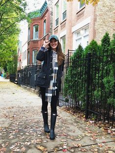 Outfit details from our weekend! Hunter Boots, Barbour Beadnell (make sure to pay attention to sizing details on the site, certain sizes run differently than others), similar turtleneck, similar hat, similar scarf). Classic Fall outfit Rain Boots Outfit Fall, Barbour Beadnell, Rainboots Outfit, Preppy Fall Fashion, Hunter Boots Outfit, College Outfits Comfy, Outing Outfit, Life Lately