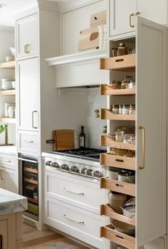 This post shows you the best tiny kitchen storage ideas! ! Learn how to utilize smart storage options and creative tips to organize your tiny house kitchen without sacrificing style. Make every inch count. Tiny House Kitchen Storage, Clever Kitchen Storage, Clutter Free Kitchen, Kitchen Storage Ideas, Minimalist Kitchen Design, Tiny House Kitchen, Kitchen Storage Solutions, Smart Kitchen