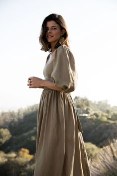 Kara Thoms, Linen Dress Outfit, Maxi Dresses Fall, Fall Photoshoot, Dreamy Dress, Stylish Dress Designs, Natural Curves, Strawberry Blonde, Puffed Sleeves