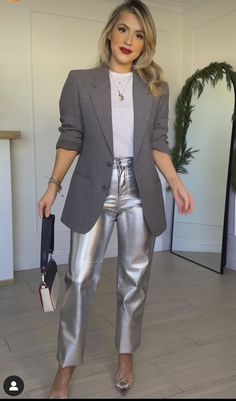 Pants With Blazer Outfit, Style Boots With Jeans, Sweater Over Shoulders, Fall Skirt Outfits With Boots, Winter Outfits With Skirts, Silver Pants Outfit, Metallic Pants Outfit, Autumn Date Night, Skirt Outfits With Boots