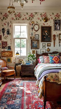 Modern Vintage Bedroom Eclectic Vintage Bedroom, Maximalist Decor Bedroom, Maximalist Decor Eclectic, Maximalist Bedroom Ideas, Modern Vintage Bedrooms, Vintage Maximalist Decor, Modern Maximalist Decor, Maximalist Bedroom, Modern Maximalist