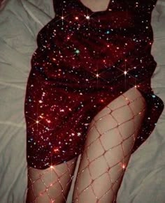 Red Glitter Dress, Glitter Outfits, Models To Draw, Dress Aesthetic, Aesthetic Women, Glitter Dress, Glitz And Glam, Red Aesthetic, Girls Life