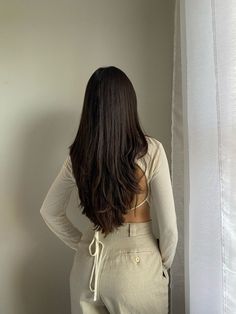 V-Cut with Layers for Long Hair: Similar Haircuts for Inspiration (Summer Vibes!) Haircuts V Shape V Layers, Layered Haircut V Shaped, Long V Shaped Haircut, V Layer Haircut, V Cut Layers Long Hair, V Layer Cut, U Layered Haircut Medium, Long Hairstyles Cuts Haircuts, V Haircut Long Hair