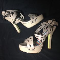 Harajuku Lovers Y2k Gyaru Cute Cream Nude Heels Size 8 Scroll To See It’s Condition There Are Scuffs/Scratches And Peeling So Keep That In Mind! But Still Really Cute And Still Have Life In Them <3 (This Piece Is Not Brand New So Expect Obvious Signs Of Flaws/Wear) I Try To State Any That I See! Gyaru Shoes, Gwen Stefani Harajuku, Y2k Gyaru, Y2k Archive, Unique Heels, Harajuku Lovers, Kawaii Y2k, Gwen Stefani, Nude Heels