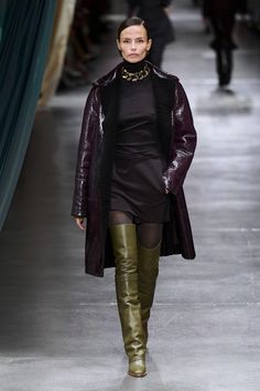 Fendi Fall 2024 Ready-to-Wear Collection | Vogue Fendi 2023 Couture, Fendi 2023 Runway, Hermes Fall 2024, Fendi Fall Winter 2022/2023, Fendi Fall 2022, Beautiful Boots, Runway Models, Trends 2024