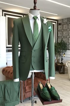 Neckline: Peaked Lapel Material: Polyester & Polyester Blend Pattern: Solid Piece: 3 Piece Pocket: With Flap Man Suits, مرسيدس بنز, Casual Man, Green Suit, Fashion Suits For Men, Men’s Suits, Three Piece Suit