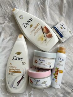 #dove #hygiene #routine #selfcare #🎀 Dove Hygiene, Female Hygiene Products, Calming Oils, Hygiene Routine, Smell Goods, Bath And Body Care, Feminine Hygiene, Beauty Cream, Body Skin Care Routine