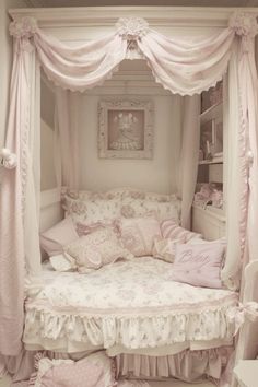 Girls Beds Ideas, Baby Pink Bedroom, Ethereal Bedroom, Kawaii House, Coquette Bedroom, Princess Bedrooms, Whimsical Bedroom, Dream Bedroom Inspiration, Coquette Room