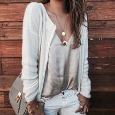 Neutrals, white denim, layered necklaces, Chloe suede bag | Sincerely Jules ~ April 2016 Cardigan Jeans, Cooler Look, Cardigan Outfits, Warm Outfits, Date Outfits, Moon Necklace, Fashion Mode