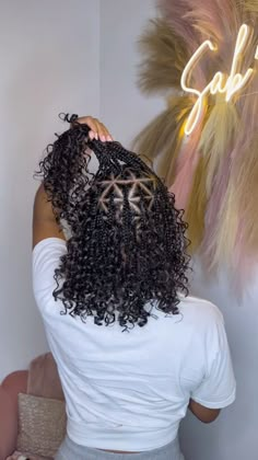 Unleash your beauty with our collection of curly hairstyles! Find your next head-turning look, from bouncy ringlets to soft, romantic waves. Bob Braids Hairstyles, Short Box Braids Hairstyles, Short Box Braids, Goddess Braids Hairstyles, Braided Cornrow Hairstyles