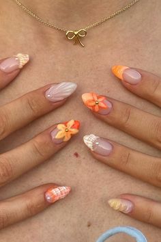 Orange Seashell Nails, Trendy Summer Nails 2024, Orange Nails Aesthetic, Nails Ideas Orange, Beach Inspired Nails, Nails Summer Aesthetic, Warm Nails, Summer Orange Nails, Summer Nails Orange