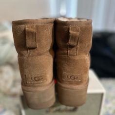 Great Condition, Only Worn Twice See Pictures For Scuffs/Stains From Wear Ugg Brown Boots, Brown Uggs With Pink Bow, Ugg Boots Brown, Dark Brown Ugg Boots, Womens Uggs Koolaburra.com, Ugg Shoes, Womens Uggs, Bootie Boots, Ankle Boots