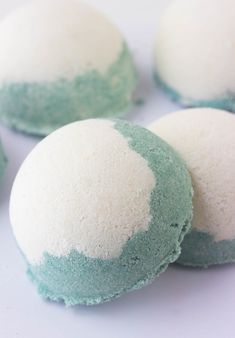 100 percent all natural Bath Bombs made with pure shea butter, peppermint essential oils and spiurlina powder for color.. Minty Bath Truffles (Pure Essential Oil Bath Bombs) Shower Recipes, Bath Truffles, Essential Oil Bath, Scratch Recipes, Bath Fizz, Bath Melts, Bath Bomb Recipes, Spa Night, Essential Oils Bath