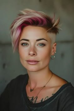 One Side Shaved Hairstyles, Shaved Pixie, Short Fade Haircut, Tutorial Ideas, Hairstyle Tutorial, Funky Hairstyles, Very Short Hair