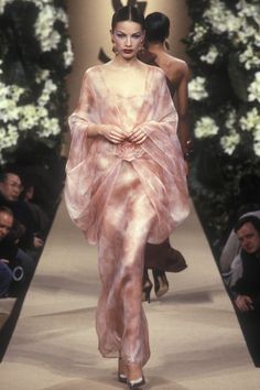 Fashion Week 2020 Runway, Ysl Runway, Runway Aesthetic, Haute Couture Style, Harry Clarke, 00s Mode, Chanel Runway, 90s Runway Fashion, Runway Fashion Couture