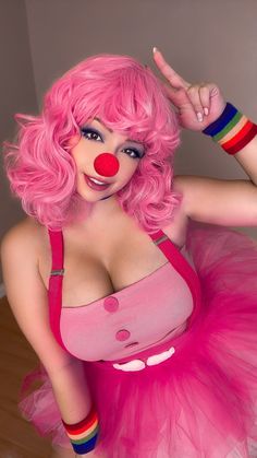 Geiru Toneido Clown, Clussy Fever, Clown Outfit Drawing, Clown Girl Art, Clown Poses, Clown Outfit Ideas, Hot Clown, Clown Woman, Girl Clown