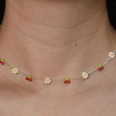 bisutería y joyas hechas amano on Instagram: "💎Aprende todo sobre bisutería y joyas, solo ingresa al link🔗 en biografía  .  . #bisuteria #miyuki #cursoenlinea #joyas #emprende" Delicate Beaded Flower Necklace, Spring Beaded Flower Necklace, Strawberry Seed Bead Necklace, Bead Cherry Necklace, Bumble Bee Seed Bead Necklace, Beaded Things, On Instagram, Instagram