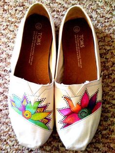 style your sole | TOMS Blog Painted Toms, Cheap Toms Shoes, Valentino Rockstud, Eclectic Fashion, Kinds Of Shoes, Shoe Art, Old Hollywood Glamour, Fancy Pants, Painted Shoes