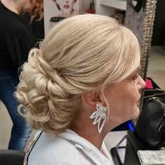 Voluminous Loose Updo for Mother of the Groom Voluminous Updo, Blonde High, Diy Haircut, Trendy Hairstyle, Updo Hairstyles