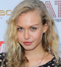 Penelope Mitchell Celebrity Biographies, The Vampire Diaries, French Artists, The Vampire, Face Claims, Vampire Diaries