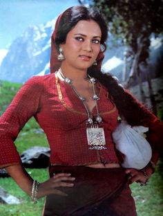 Retro Bollywood : Photo Ram Jaane, Vinod Mehra, Rekha Actress, Retro Bollywood, Bollywood Outfits, Vintage Bollywood, Indian Actress Hot Pics, Bollywood Actors, Bollywood Stars