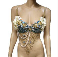 Mermaid Top Costume, Mermaid Bra Top, Outfits Bikinis, Coconut Bra, Seashell Bra, Dripping In Gold, Rave Bras, Mermaid Bra, Mermaid Top