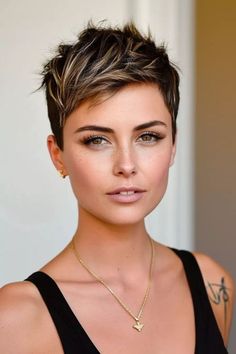 Pixie Cut 2024, Shag Pixie, Choppy Pixie Cut, Short Dark Hair, Short Hair Images, Beautiful Gray Hair, At Home Diy