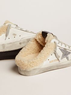 Women's Super-Star Sabot in white leather and shearling lining | Golden Goose Golden Goose Slides, The Golden Goose, Golden Family, Exclusive Sneakers, Lace Socks, Star Sneakers, Super Star, Leather Slides, Golden Goose