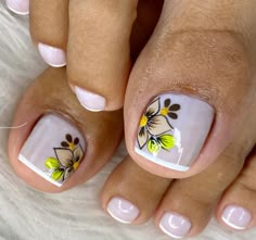 Diseño flor con frances Semi Pies, French Tip Nail Designs, Manicure Diy, Diy Manicure, French Tip Nails, Toe Nails, Beautiful Nails, Anime Drawings, Manicure