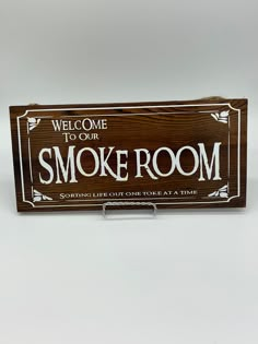 Smokers Room Decor, Smoker Bedroom, Stoners Room Decor, Room Ideas Aesthetic Smoker, Room Decor For Stoners, Funny Apartment Decor, Hangout Room, Funny Home Decor, Future Apartment Decor