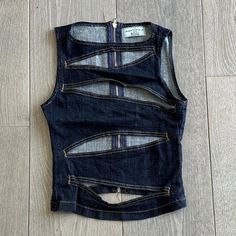 Y2k Upcycle Clothes, How To Sew Denim, Styling Clothes You Already Own, Jean Custom Ideas, Denim Top Outfit Ideas, Zipper Top Outfit, Denim Diy Upcycling, Clothes Customisation, Jeans Diy Upcycle