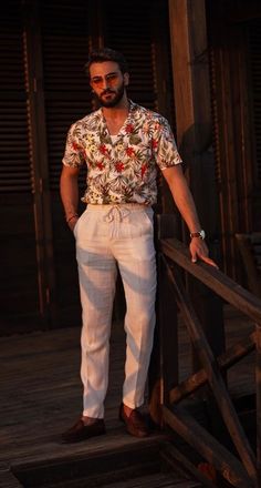 Men's Floral Shirt, Floral Outfit For Men, Mens Floral Shirt Outfit Summer, Mens Summer Style Casual, Floral Outfit Men, Summer Casual Outfits Men, Hawaiian Shirt Outfit Mens, Winery Fits, Mens Linen Pants Outfit