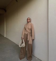 Midsize Hijabi Outfits, Minimal Modest Outfits, Hijabies Outfit, Hijabi Outfits Ideas, Modest Office Outfits, Hijab Outfit Inspiration, Modest Fashion Muslimah, Modest Outfits Muslim, Sundress Beach