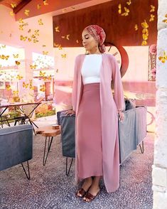 Feminine Casual Outfits Black Women, Biblical Modesty, Hijabi Drip, Jewish Fashion, Halima Aden, Skincare Advice, Muslim Style