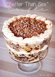 Snickers Dessert, Trifle Bowl Recipes, Trifle Dessert Recipes, Cheesecake Brownie, Dessert Oreo, Trifle Desserts, Make Ahead Desserts, Trifle Recipe, Dessert Dips