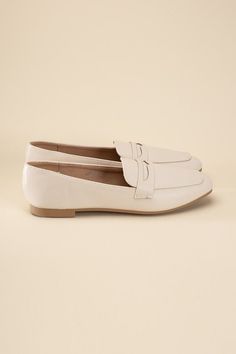 Put your feet up in style with the Harriet Loafers. These classic casual flats offer a comfortable and trendy alternative to heels. With a playful, relaxed tone, these simple yet chic flats are perfect for any casual occasion. Loafers fit true to size Chic Flats, China Style, Classic Casual, Casual Flats, Women Clothing Boutique, China Fashion, Fashion Flats, Mild Soap, Leather Loafers