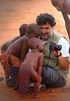 Holding A Camera, Naha, Jolie Photo, Great Photos, Beautiful World