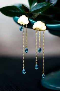 Earrings Delicate Earring, Raven Claw, Rain Earrings, Rain Cloud, Summer Rain, Clear Crystals, Diy Schmuck, Delicate Earrings, Bijoux Diy