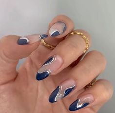 Silver And Blue Nail Ideas, Acrylic Silver Nails, Blue And Silver Swirl Nails, Navy Blue Almond Nails Art Designs, Blue Metallic Nails Art Designs, Nail Art Blue And Silver, Metallic Blue Nail Designs, White And Silver Nails Designs, Navy Blue And Silver Nails Hoco