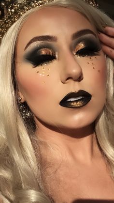 Makup Looks, Halloween Makeup Look, Goddess Makeup, Kylie Birthday, Goddess Costume, Queen Makeup, Halloween Makeup Looks, Holiday Makeup