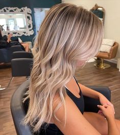 South Florida Balayage on Instagram: "So pretty 💕🤩 Balayage by @micki_cunningham" Blonde Summer Balayage, Blonde Balayage Highlights With Money Piece, Brunette Going Blonde Ideas, Blonde Highlights With Deminsion, Ash Blonde With Blonde Highlights, Brunette With Bright Blonde Highlights, Blonde Hair With A Shadow Root, Lived In Summer Blonde, Blonde Highlights For Summer