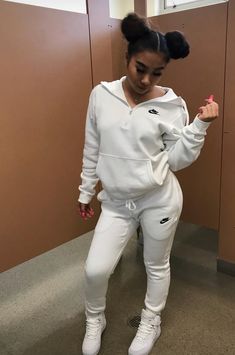 School Leggings, August Alsina, Teenage Outfits, Recipes Beef, Boyfriend Diy, Diy Basket, Swag Outfits For Girls, Tomboy Outfits, Cute Outfits For School