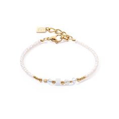 The Square Stripes bracelet in gold and white is a wonderful piece of jewellery that embodies elegance and style! This bracelet in a unique shape-mix design is a wonderful addition to the necklace. Lion Bracelet, The Necklace, The Square, Matching Bracelets, Arm Band, Jewellery And Watches, Bracelet Watch, Mother's Day Gifts, Lion