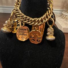 Rare Authentic Vintage Chanel Cc Logo Gold 31 Rue Cambon Charm Bracelet, Good Vintage Condition, 7 Charms, 7.5 Inches Long 24k Gold Plated , Comes With Chanel Box Chanel Jewelry Aesthetic, 31 Rue Cambon, Chefs Kiss, Chanel Box, Chanel Jewelry, Cc Logo, Vintage Chanel, Coco Chanel, Womens Jewelry Bracelets