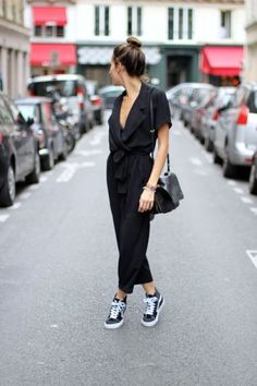 Black Jumpsuit Outfit Casual, Black Jumpsuit Outfit, Jumpsuit Outfit Casual, Girls Spring Outfits, Cool Winter, Jumpsuit Outfit, Looks Street Style, Looks Black