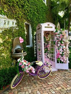 Flower Shop Decor, Boutique Decor, Phone Booth, Paris Theme, Cafe Interior Design, Diy Home Decor On A Budget, Home Decor On A Budget, The Aesthetics, Salon Decor