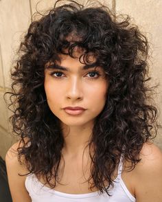 Natural Curly Hair Hairstyles, Curly Shag With Bangs, Haircuts For Naturally Curly Hair, Curly Hair Techniques, Shag With Bangs, Gorgeous Haircuts, Medium Curly Haircuts, Medium Shag Hairstyles, Curly Shag