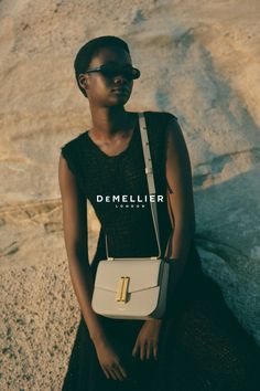 Structured Design, Mode Inspiration, Style Icons, Vancouver, Cross Body, Adjustable Straps, Sleek, Bar, Design