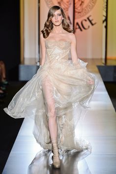 Versace at Couture Fall 2012 - Runway Photos Runway Versace, 2012 Couture, Long Formal Gowns, Princess Dresses, Runway Dresses, Couture Week